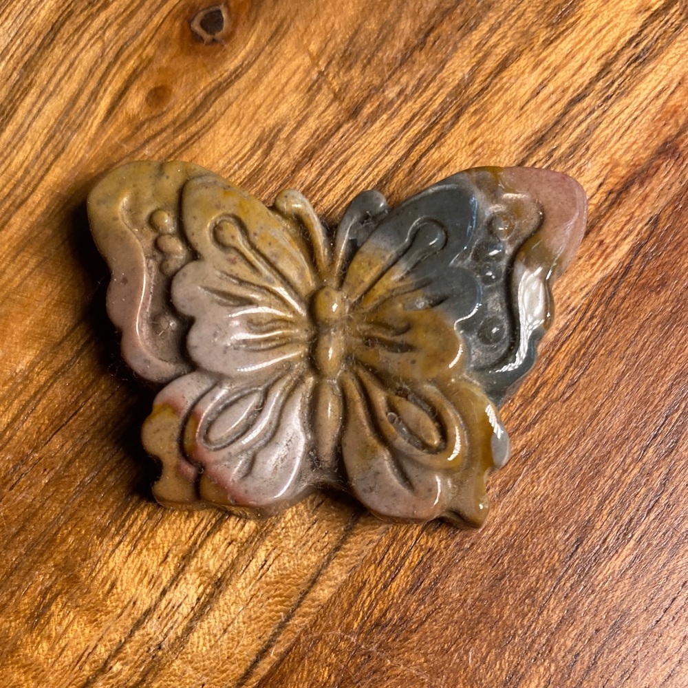 Rare Alashan Agate butterfly carving (B) wingspan 1 1/2 inches